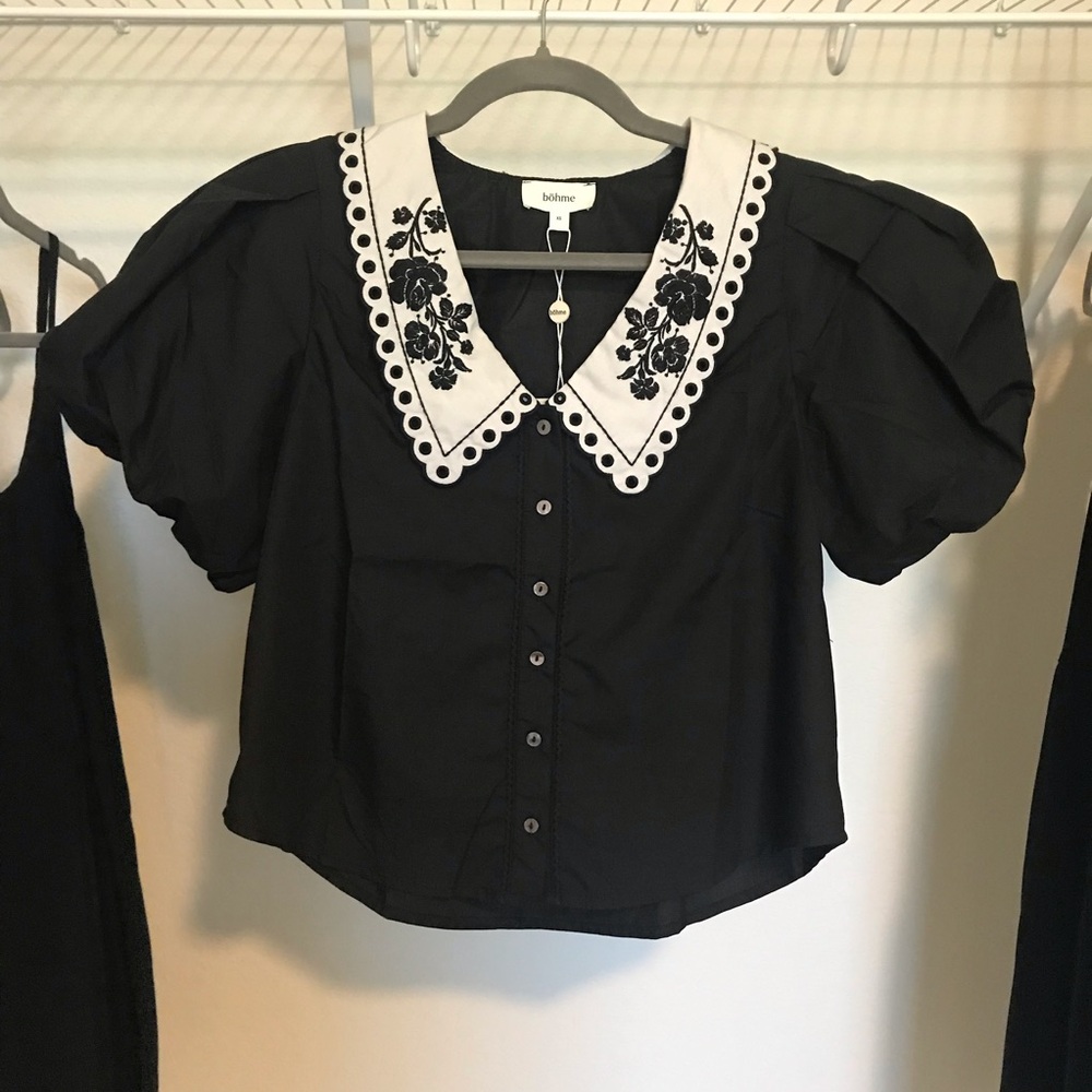 NWT Bohme Black & White Puff Sleeve Top with Embroidered Collar size xs